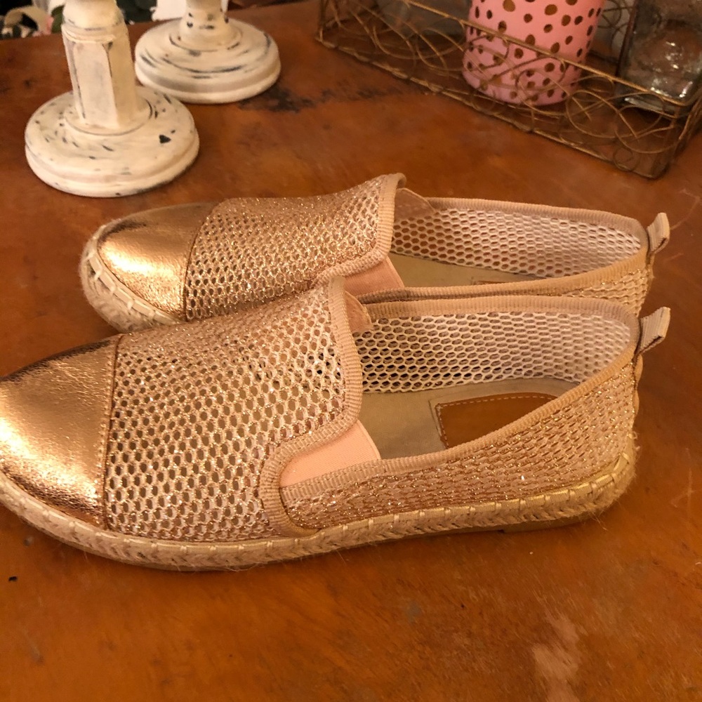 SLIP ON SHOES - Picture 2 of 4